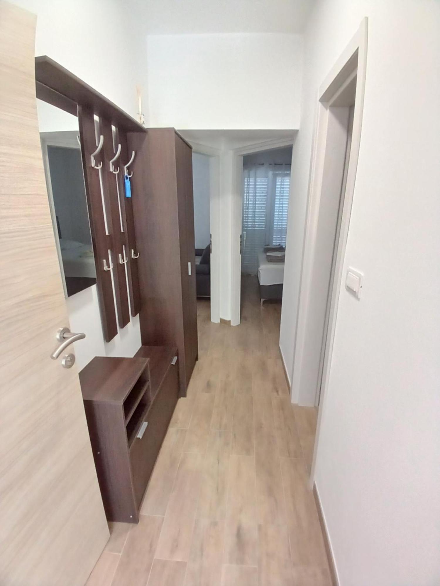 Apartments Tiha Noc Kotor Bagian luar foto
