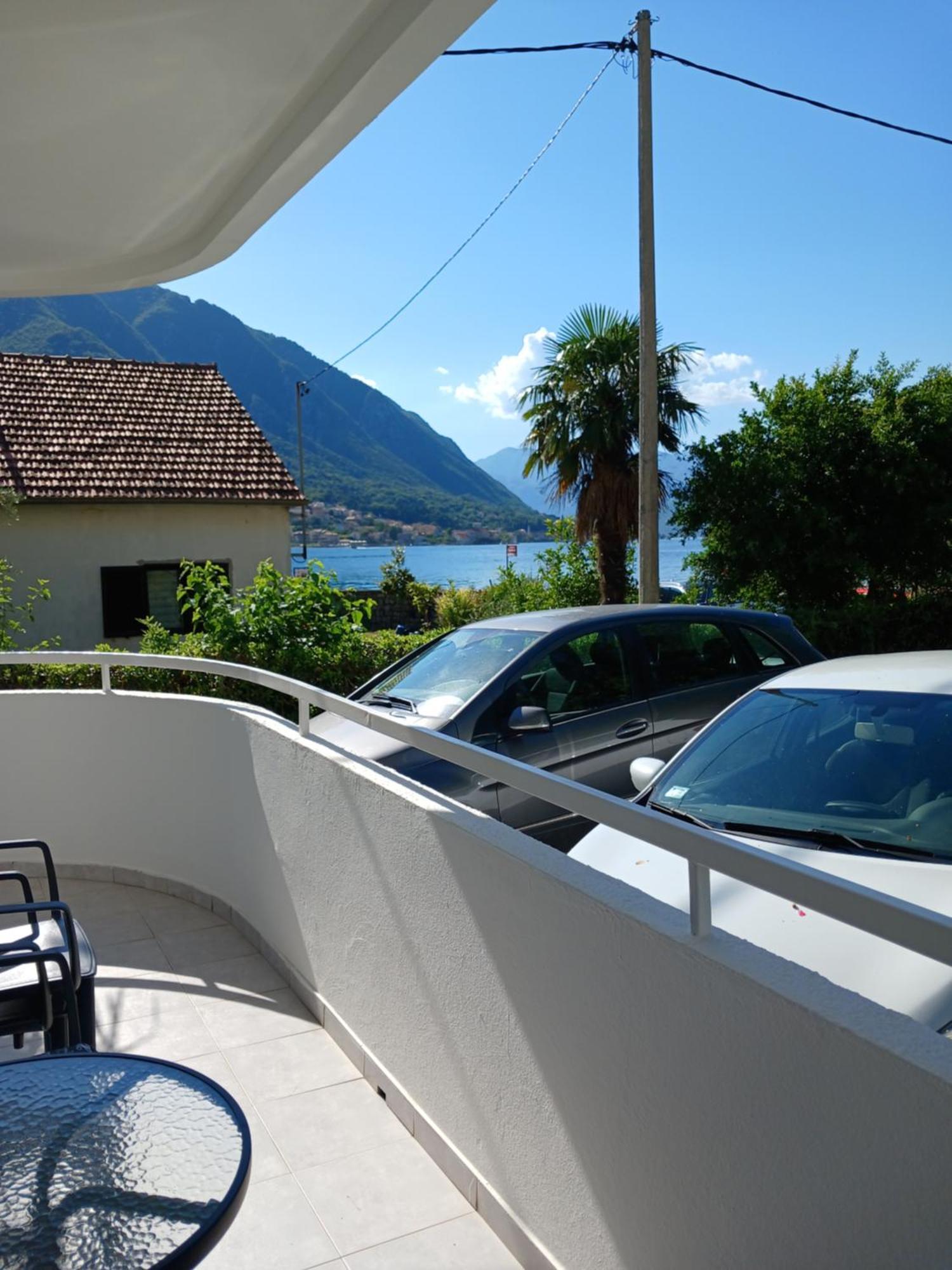 Apartments Tiha Noc Kotor Bagian luar foto
