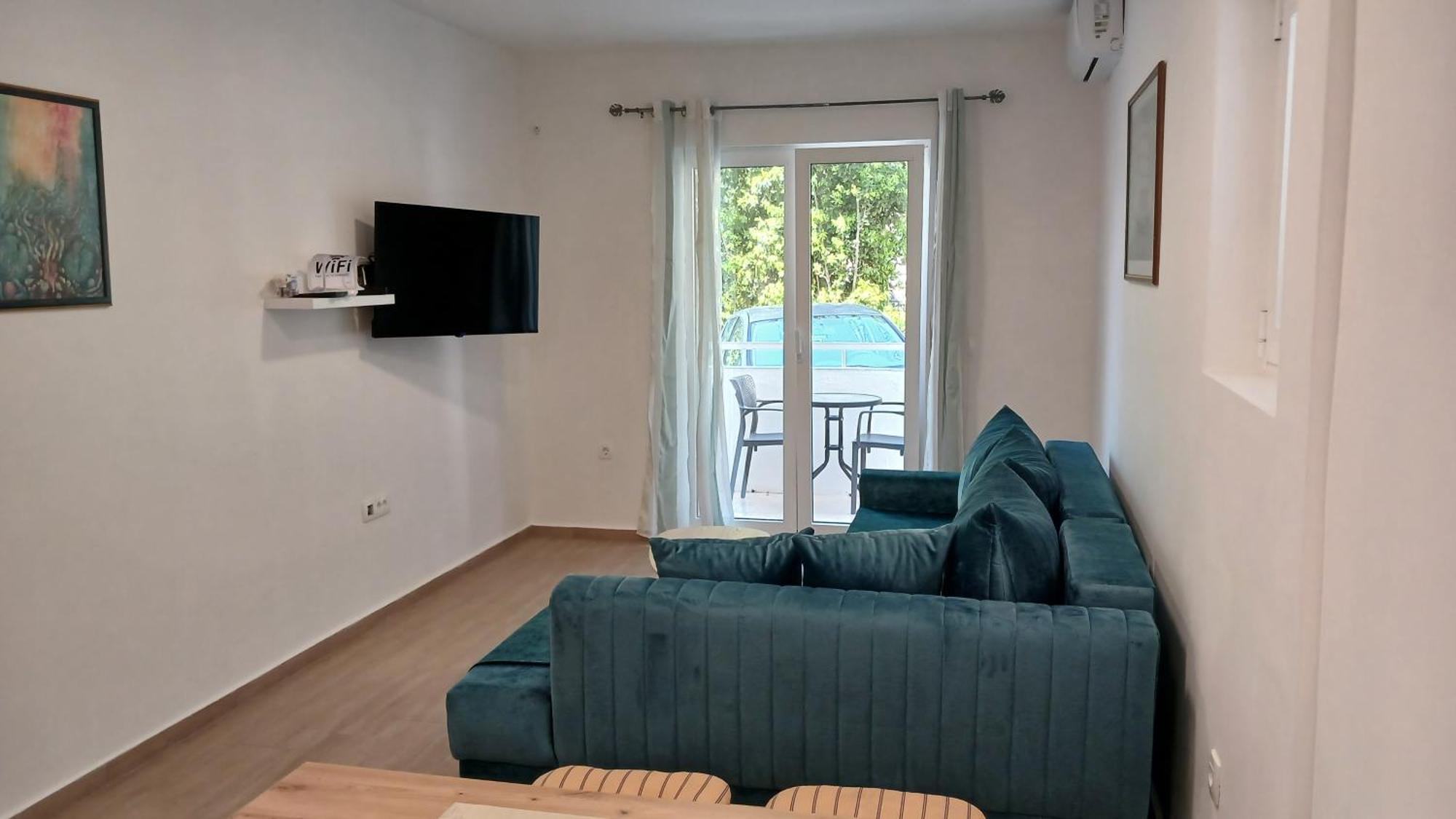 Apartments Tiha Noc Kotor Bagian luar foto